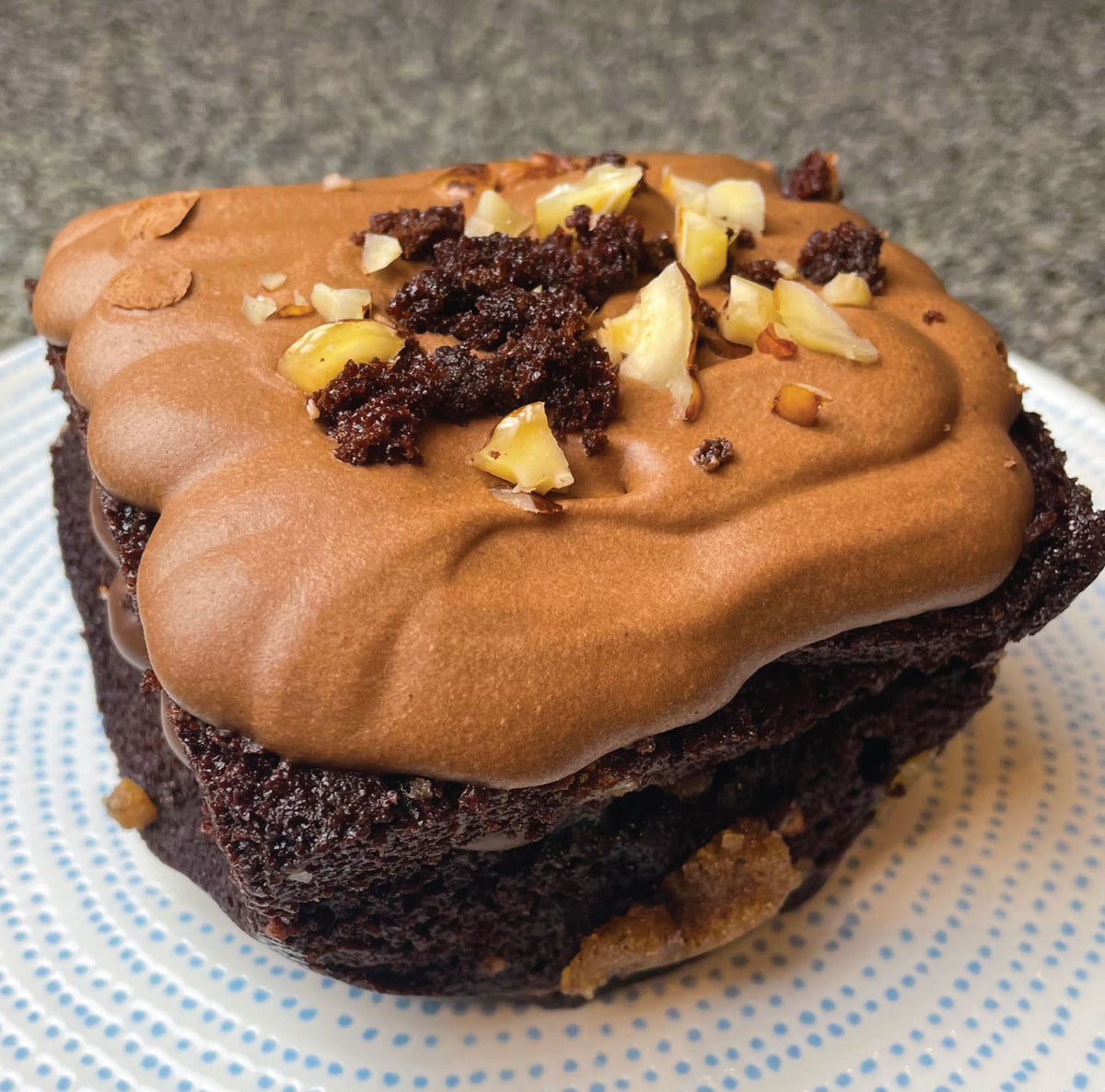 COOKIE NANA'S CHOCOLATE-HAZELNUT CAKE